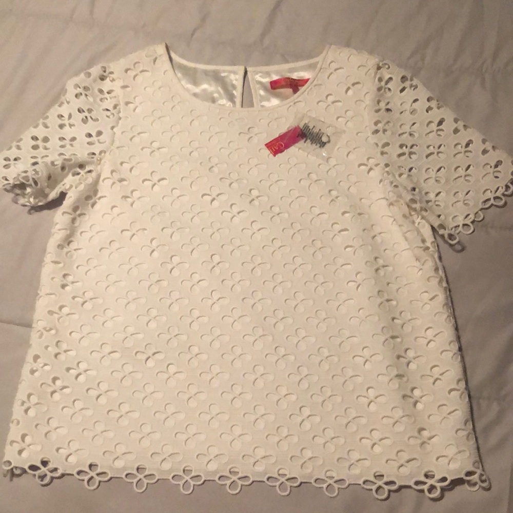 Women’s White Eyelet Short Sleeve Top